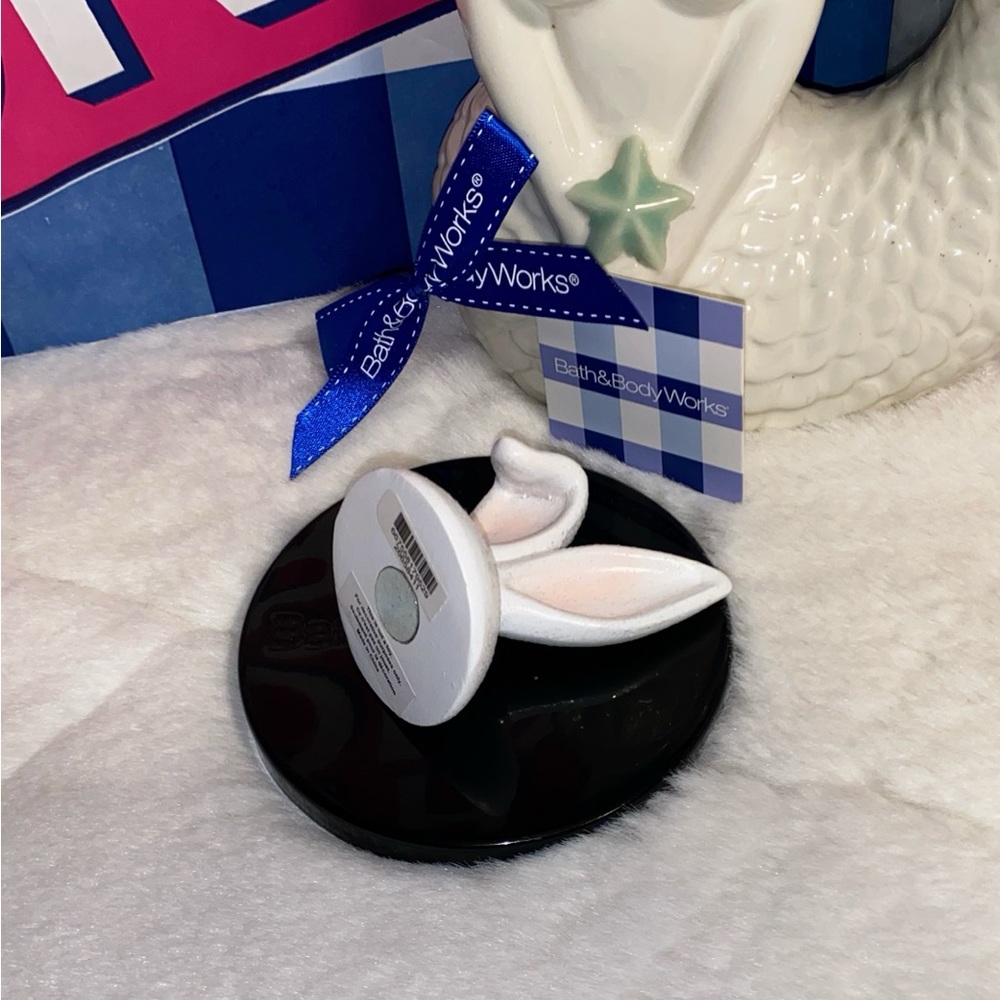 BATH AND BODY WORKS BUNNY EARS MAGNETIC CANDLE TOPPER - Picture 3 of 3